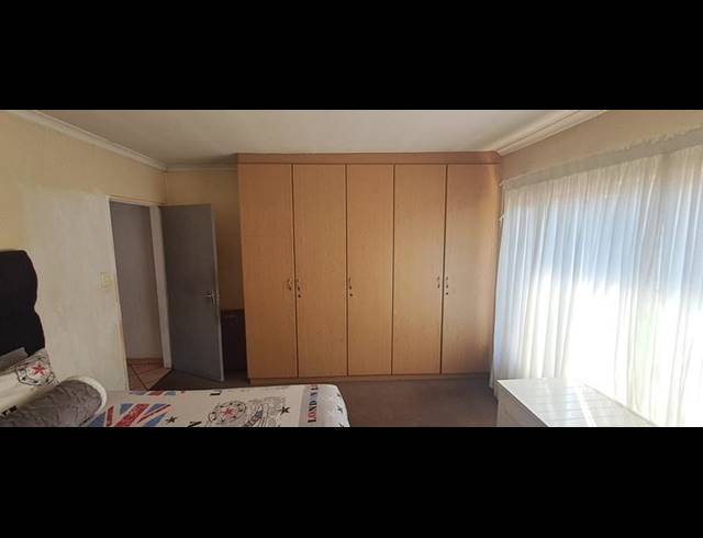 2 BEDROOM TOWNHOUSE FOR SALE IN BOKSBURG NORTH